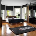 placard dans la chambre noire
