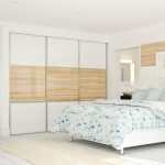 placard intégré dans la lumière de la chambre