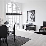 hall avec mobilier noir