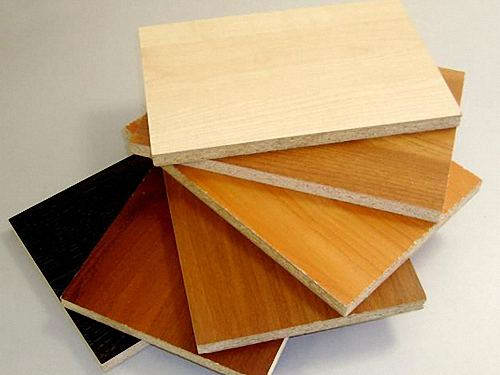 Panneau de particules pour meubles