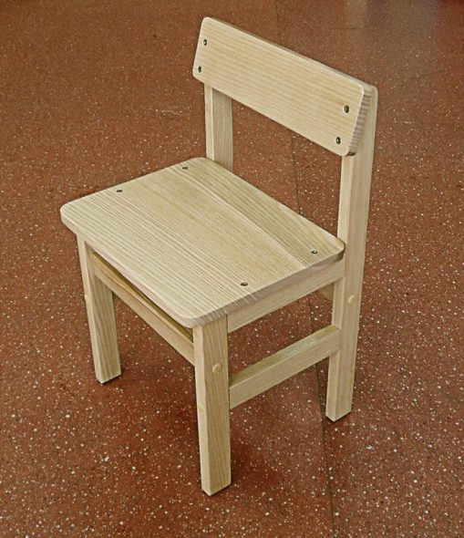 Chaise cendre pour enfants