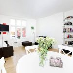 mobilier blanc avec décor lumineux