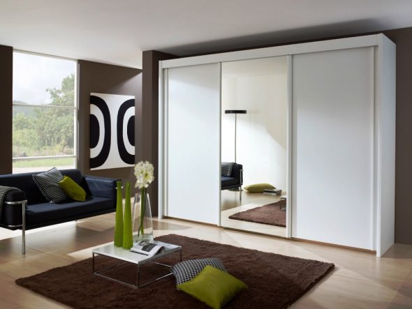 armoire avec miroir