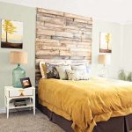 Tête de lit en bois