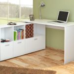 Bureau d'ordinateur blanc
