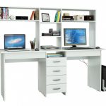 Bureau d'ordinateur avec add-in