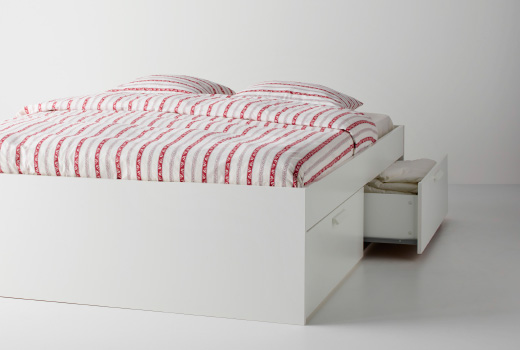 Lits IKEA avec des rangements