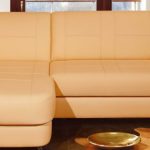 Canapé d'angle compact pour un petit appartement