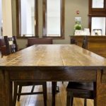 Meubles en bois massif pour le salon