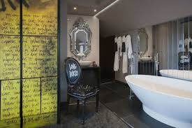 Avant miroir miroir de découpage