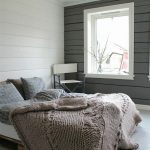 lit de palettes à l'intérieur
