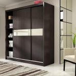 armoire dans la chambre