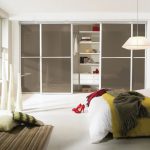armoire intégrée à l'intérieur