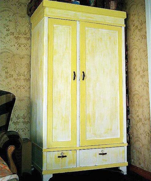 Vieux cabinet