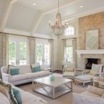 mobilier blanc dans la salle de pays