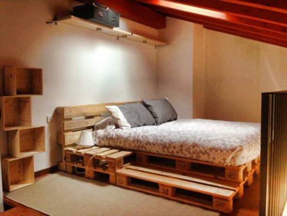 lit confortable de palettes