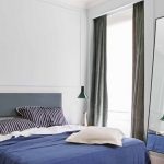 Miroir dans la chambre de leurs propres mains
