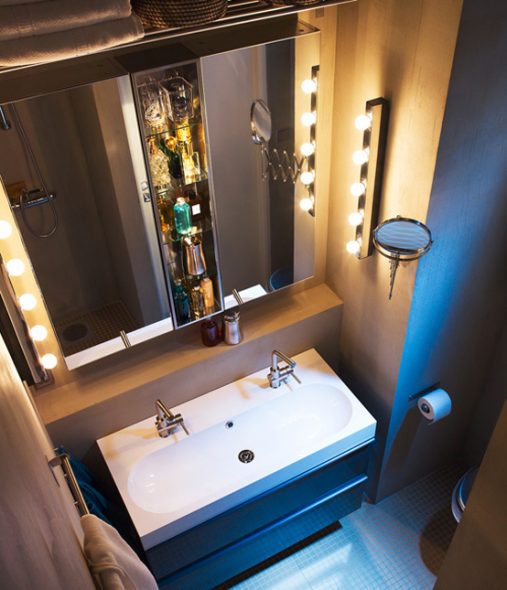 miroir de salle de bain éclairé