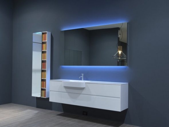 miroir de salle de bain avec lumière