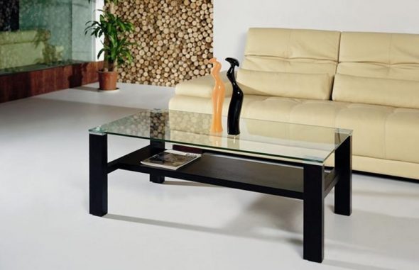 Table basse dans le salon