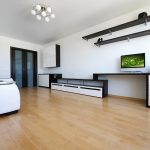 mobilier blanc dans le salon