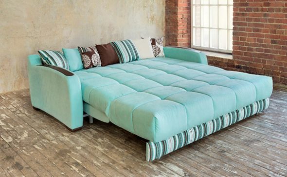 canapé turquoise dans la chambre