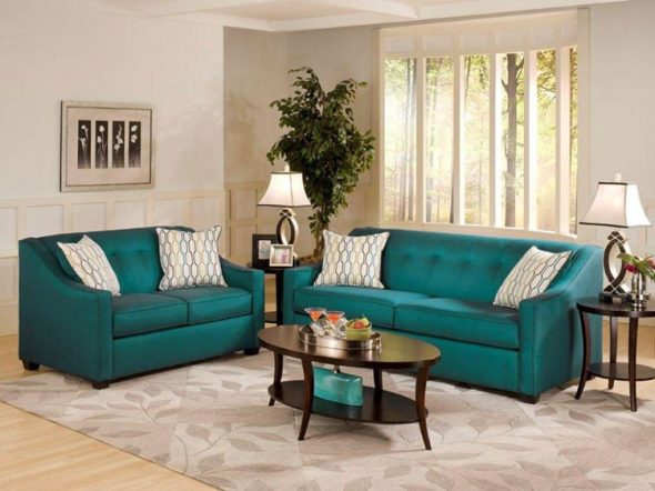 canapé turquoise à l'intérieur beige