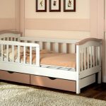 jante pour lit bébé dans la chambre