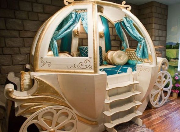 lit de transport en bois