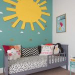 lit avec design latéral