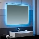 miroir de salle de bain dans la salle de bain