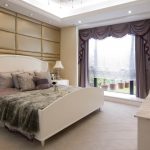 lit double dans la grande chambre