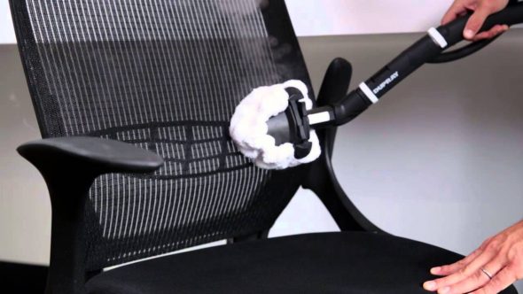 nettoyage de chaise d'ordinateur