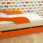 dauphin lit orange