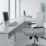 chaise d'ordinateur blanc