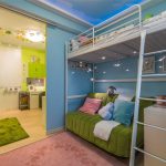 Lit IKEA pour enfants avec un canapé