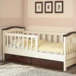 lit d'enfant en bois