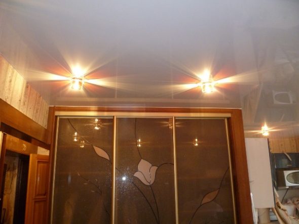 armoire avec plafond tendu