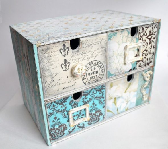 meubles dans le style de la Provence tiroirs de découpage dans le style de la Provence