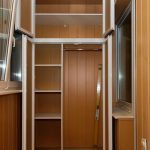armoire multifonctionnelle sur le balcon