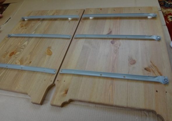 guides sur les parois latérales de la commode