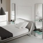 miroirs muraux dans la chambre
