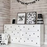 Coffre peint avec décor