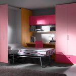 lit pliant vertical dans le placard