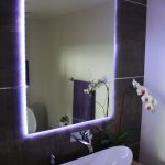 miroir avec ruban à diodes