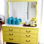 commode jaune