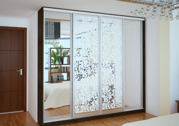 armoire avec miroir