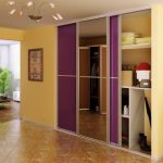 armoire avec une façade colorée
