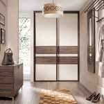 armoire dans le hall