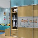armoire dans la chambre des enfants